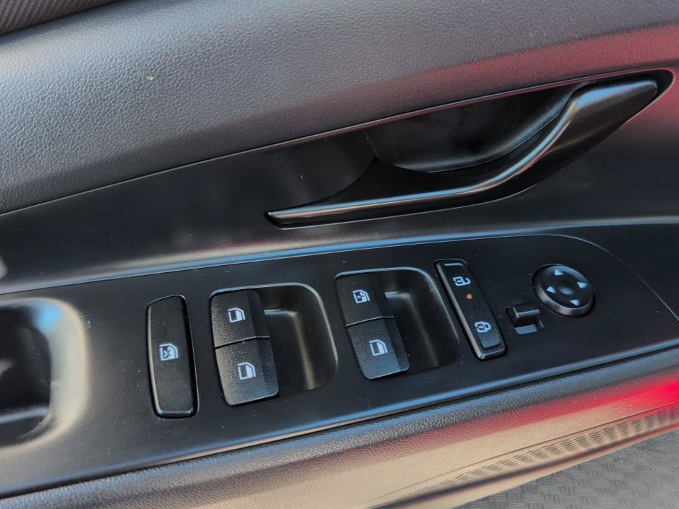 Certified 2026 Hyundai Elantra SEL Sport Premium FWD image 32