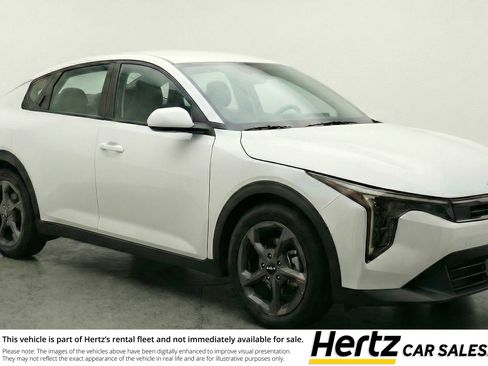 Used 2025 Kia K4 LXS image 1