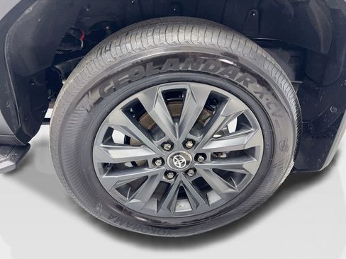 Used 2025 Toyota Land Cruiser w/ Premium Package image 91