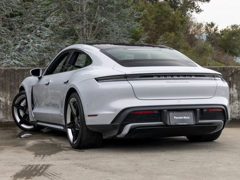 Certified 2022 Porsche Taycan Turbo image 3