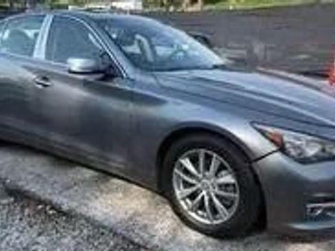 Used 2017 INFINITI Q50 3.0t Premium RWD image 3