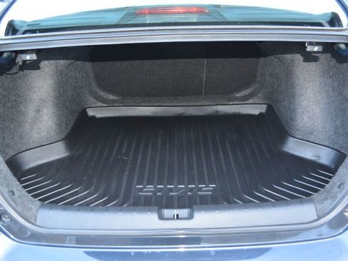 Used 2018 Honda Civic Touring image 10