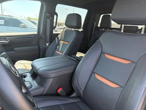 Used 2025 GMC Sierra 1500 AT4 w/ AT4 Premium Package AWD/4WD image 24