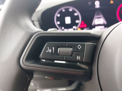Certified 2024 Porsche Cayenne Coupe AWD/4WD image 19