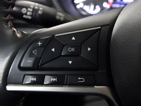 Used 2023 Nissan Sentra SR w/ Electronics Package image 28