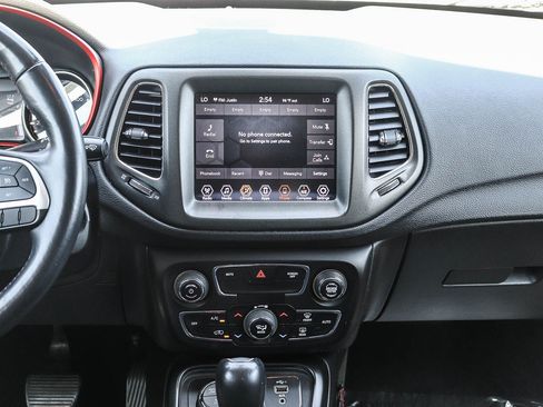 Used 2019 Jeep Compass Trailhawk AWD/4WD image 17