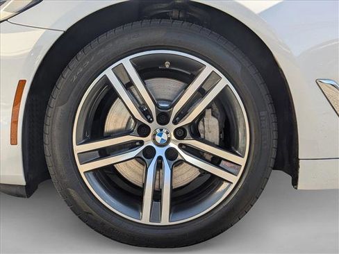 Used 2022 BMW 530i xDrive w/ Convenience Package image 25