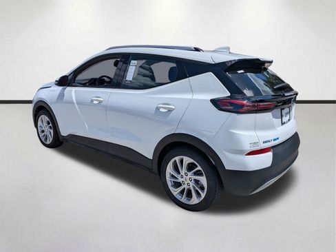 Used 2023 Chevrolet Bolt EUV LT image 6