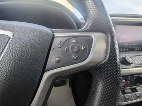 Used 2021 GMC Acadia SLE image 21