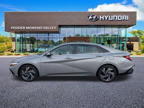 Certified 2025 Hyundai Elantra Limited image 6
