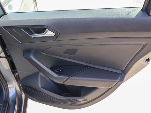 Used 2024 Volkswagen Jetta SE FWD image 18