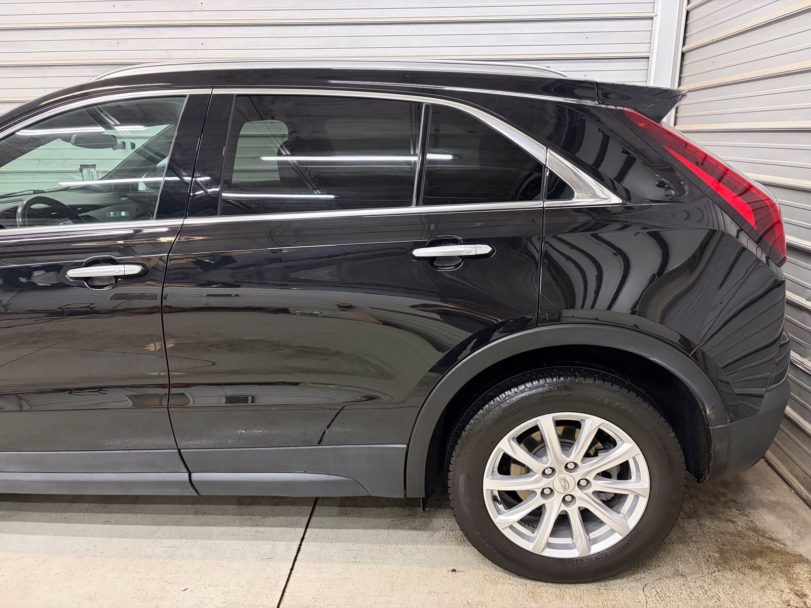Used 2022 Cadillac XT4 Luxury w/ Cold Weather Package AWD/4WD image 5