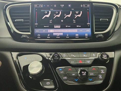 New 2027 Chrysler Pacifica LX FWD image 25