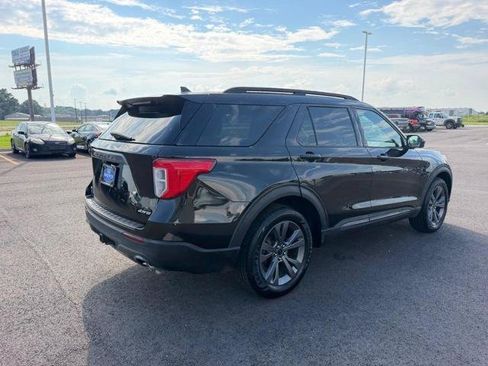 Certified 2022 Ford Explorer XLT w/ Equipment Group 202A AWD/4WD image 5