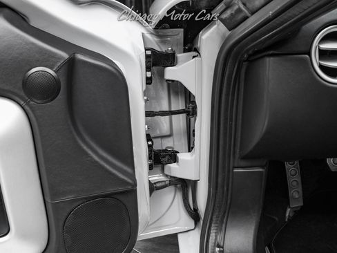 Used 2005 Ford GT RWD image 26