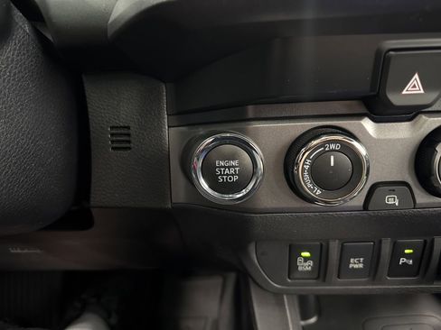 Used 2021 Toyota Tacoma TRD Sport w/ TRD Premium Sport Package AWD/4WD image 24