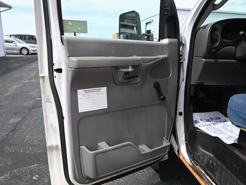 Used 2003 Ford E-450 and Econoline 450 RWD image 28