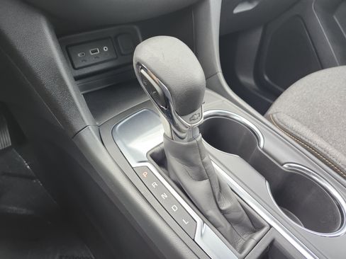 Used 2024 Chevrolet Equinox LT FWD image 32