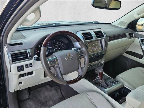 Used 2017 Lexus GX 460 Premium image 10