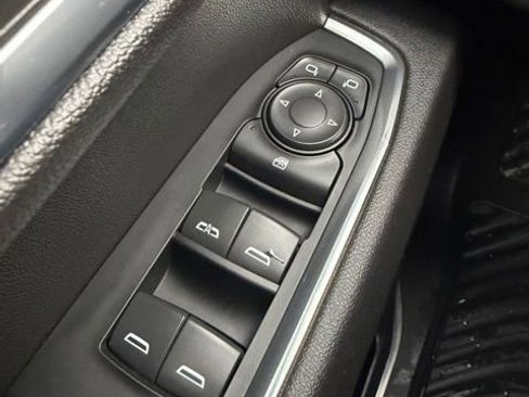 Used 2023 Chevrolet Silverado 1500 LT AWD/4WD image 15