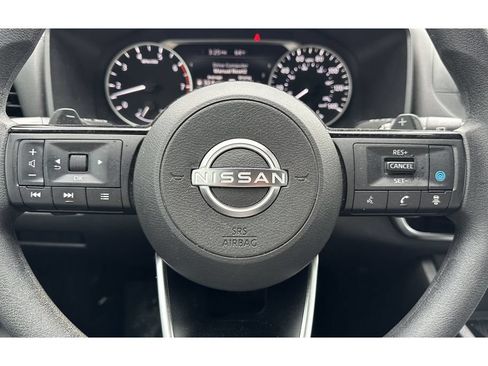 Used 2022 Nissan Rogue SV AWD/4WD image 22