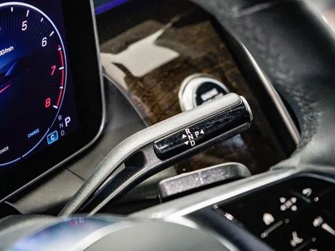 Used 2025 Mercedes-Benz GLC 300 image 20