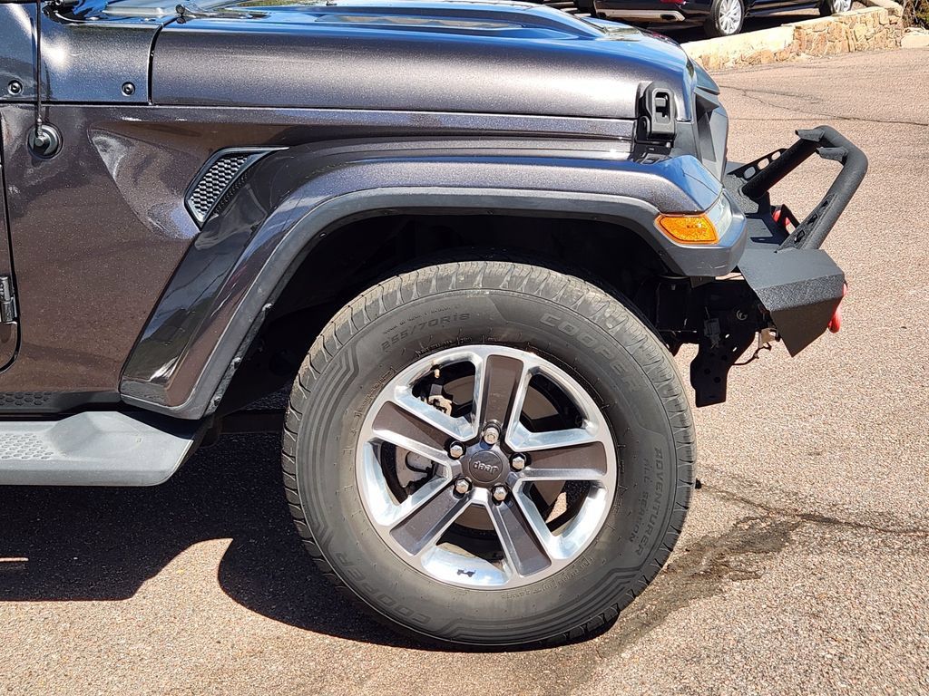 Used 2020 Jeep Wrangler Unlimited Sahara AWD/4WD image 29