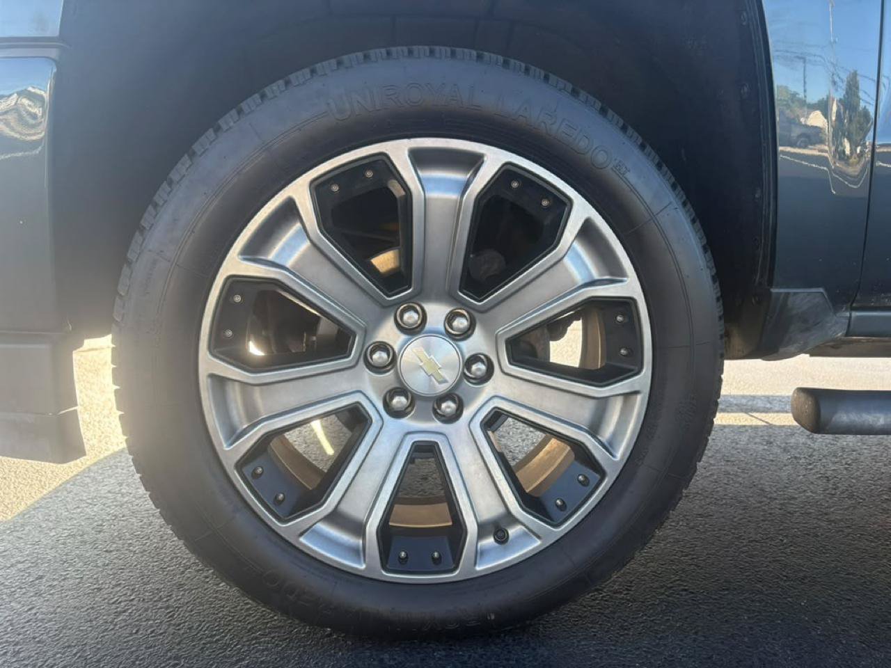 Used 2018 Chevrolet Silverado 1500 LT w/ All Star Edition AWD/4WD image 15