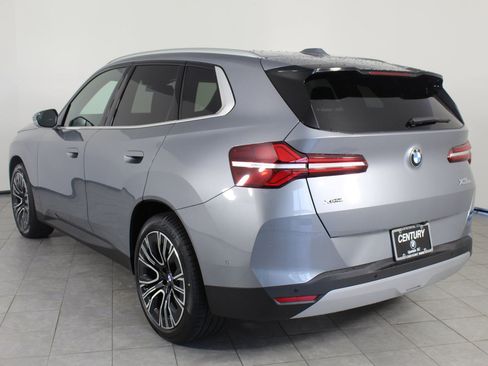 Used 2025 BMW X3 xDrive30i w/ Premium Package image 3