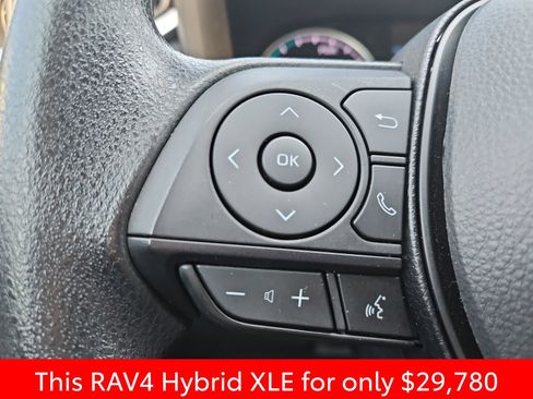 Used 2022 Toyota RAV4 XLE AWD/4WD image 30