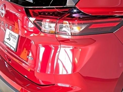 Used 2025 Nissan Rogue S image 13