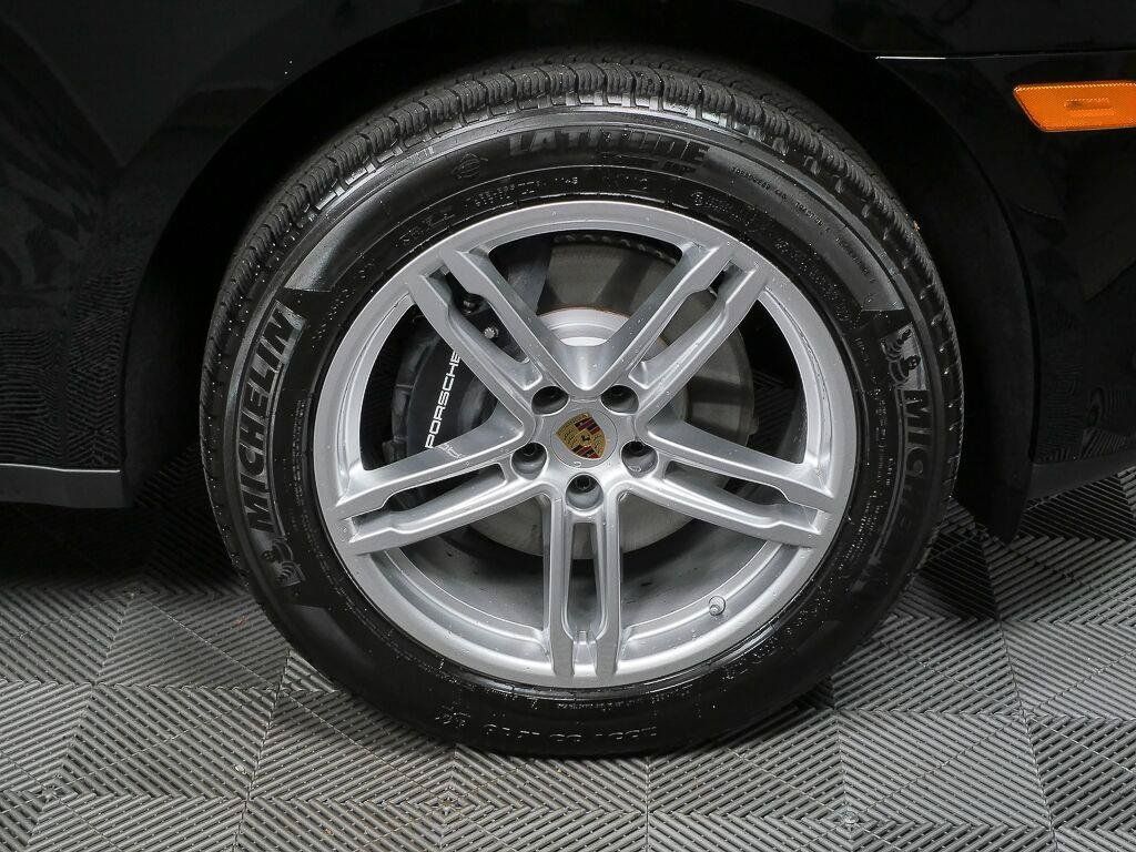 Certified 2026 Porsche Macan AWD/4WD image 37