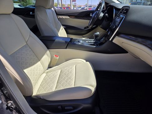 Used 2016 Nissan Maxima Platinum image 13