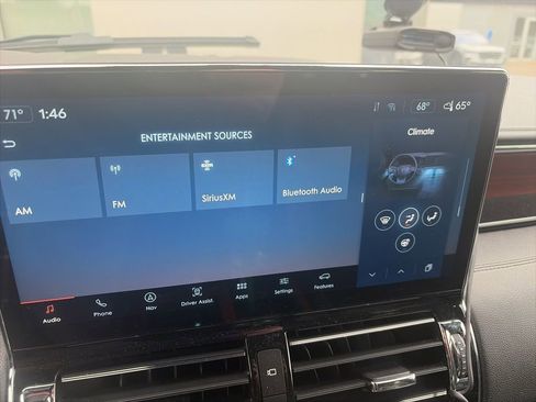 Used 2022 Lincoln Navigator Reserve AWD/4WD image 9