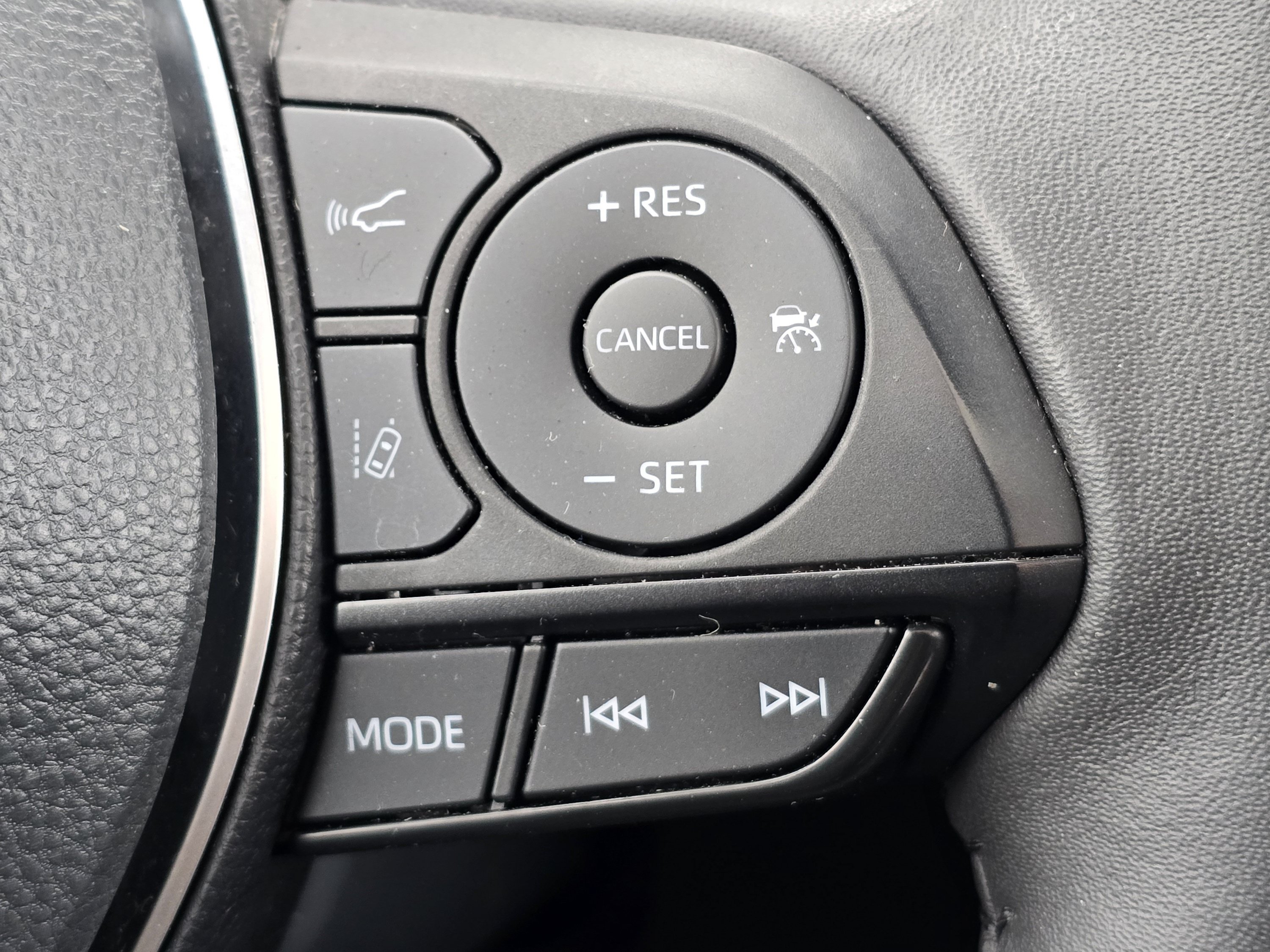 Used 2024 Toyota RAV4 XSE w/ Advanced Technology Package AWD/4WD image 18