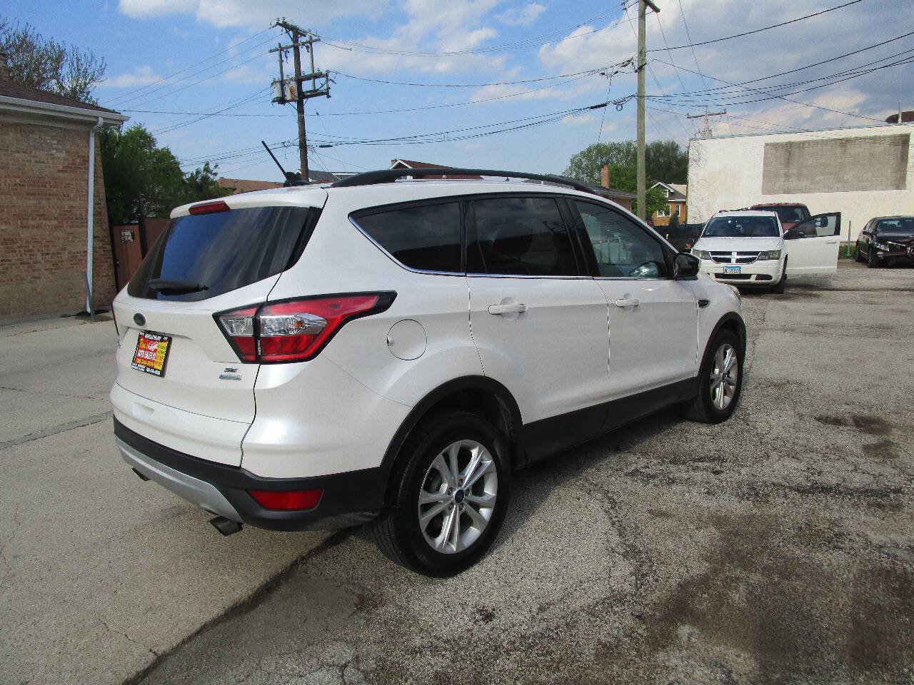 Used 2018 Ford Escape SE w/ SE Sync 3 Package FWD image 3