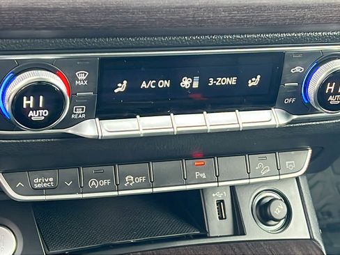 Used 2021 Audi Q5 Premium Plus w/ Premium Plus Package image 14