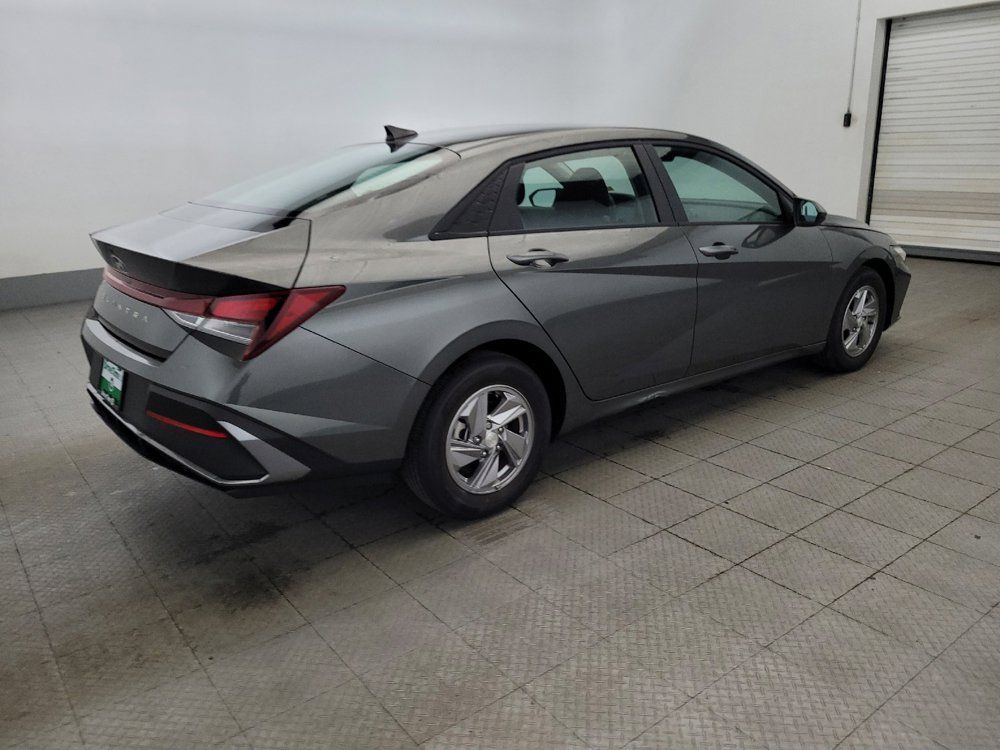 Used 2025 Hyundai Elantra SE FWD image 10
