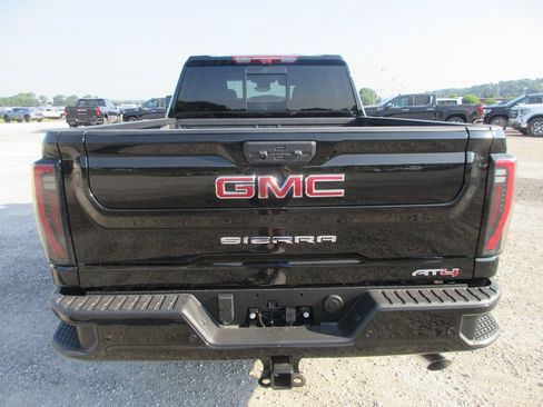 New 2026 GMC Sierra 2500 AT4 w/ AT4 Premium Plus Package AWD/4WD image 6