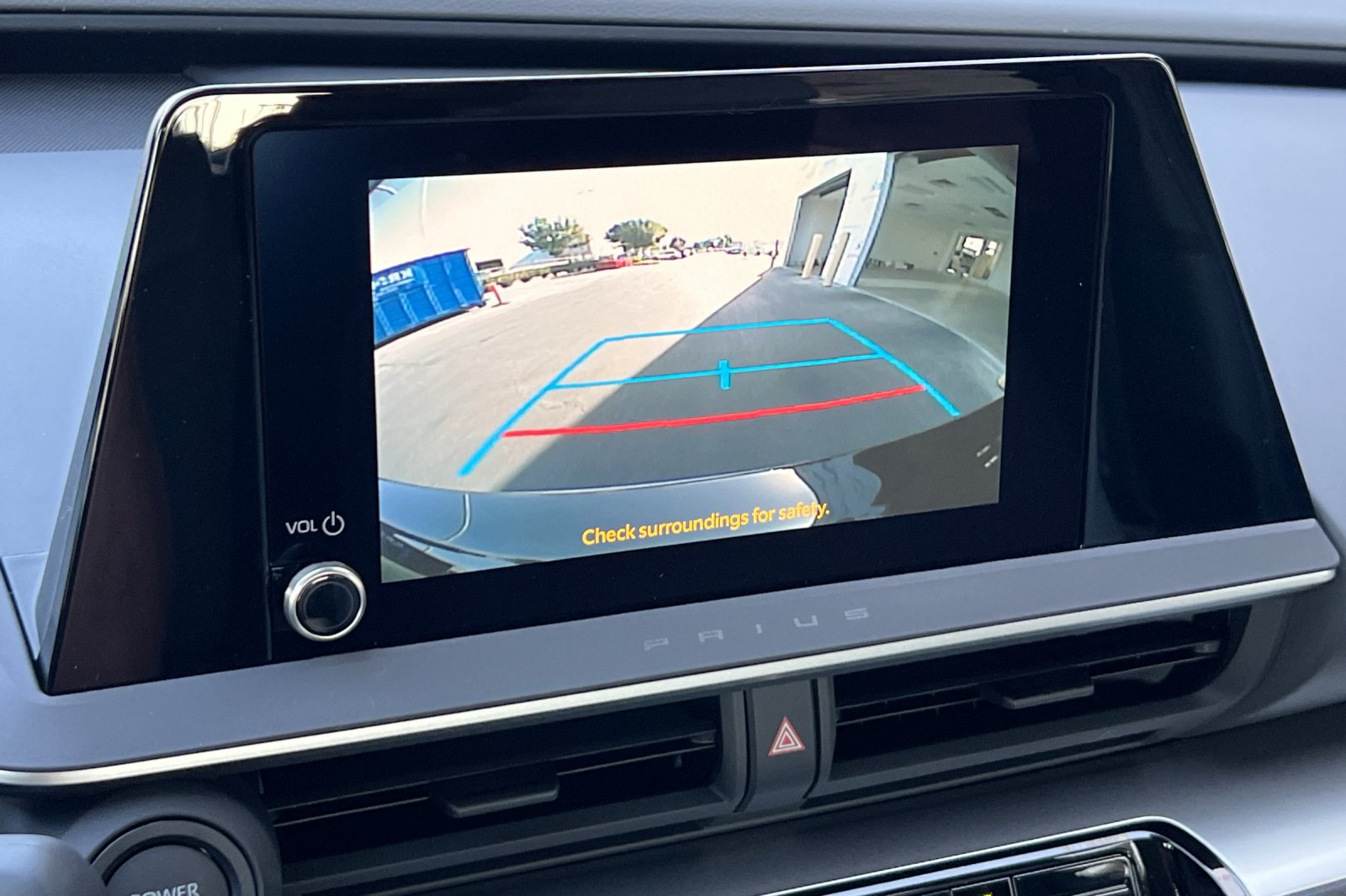 New 2027 Toyota Prius LE FWD image 18