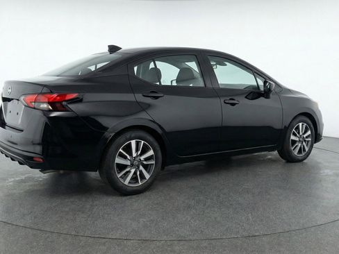 Used 2025 Nissan Versa SV FWD image 9