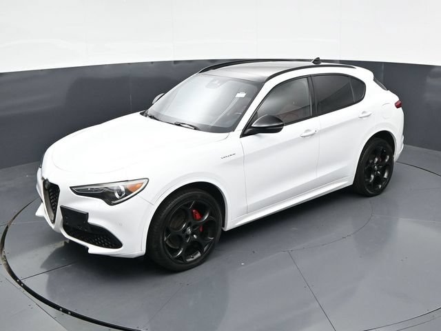 Used 2022 Alfa Romeo Stelvio Veloce AWD/4WD image 41