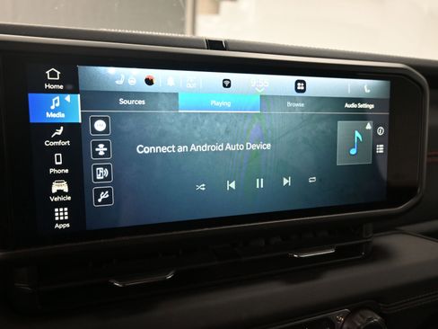 Used 2025 Jeep Wrangler Unlimited Rubicon w/ Convenience Group image 12