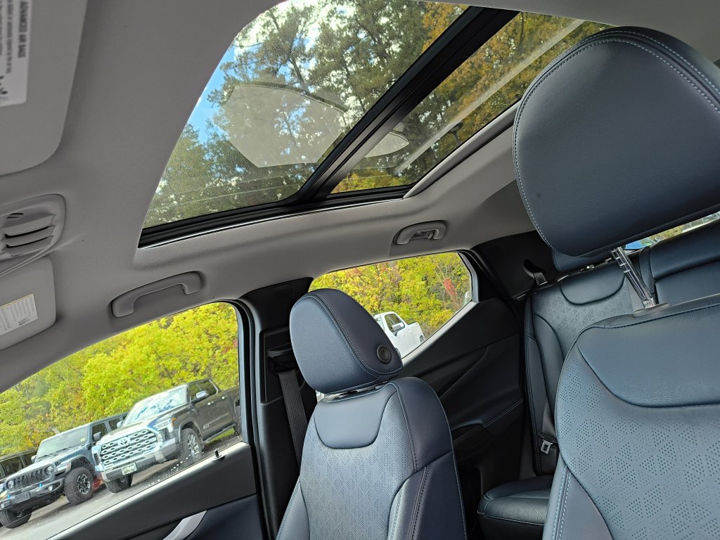 Used 2023 Chevrolet Bolt EUV Premier w/ Sun & Sound Package FWD image 19