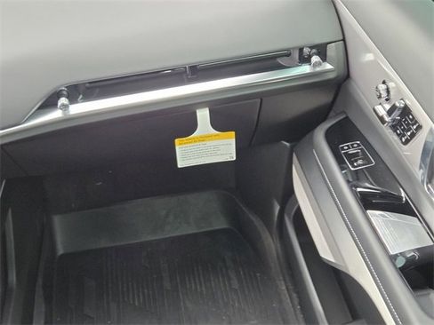 New 2026 Cadillac Vistiq Platinum w/ LPO, Floor Liner Package image 16