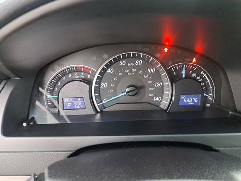 Used 2015 Toyota Camry LE image 19