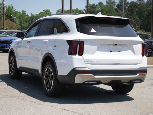 New 2026 Kia Sorento S FWD image 3