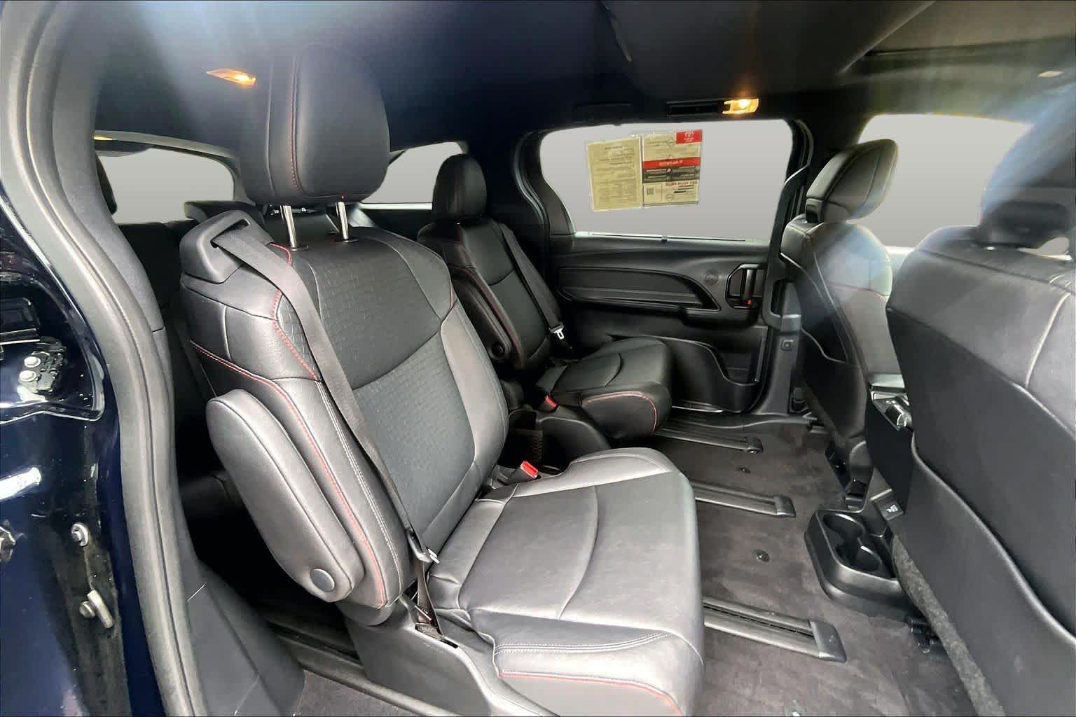 Used 2025 Toyota Sienna XSE w/ XSE Plus Package AWD/4WD image 21
