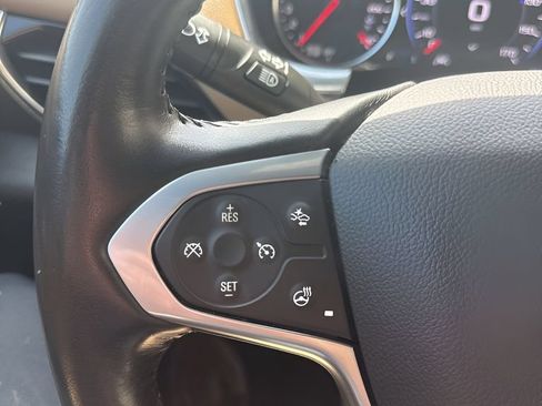 Used 2022 Chevrolet Traverse Premier AWD/4WD image 12