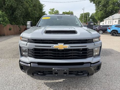 Used 2025 Chevrolet Silverado 2500 Custom w/ Custom Value Package AWD/4WD image 8